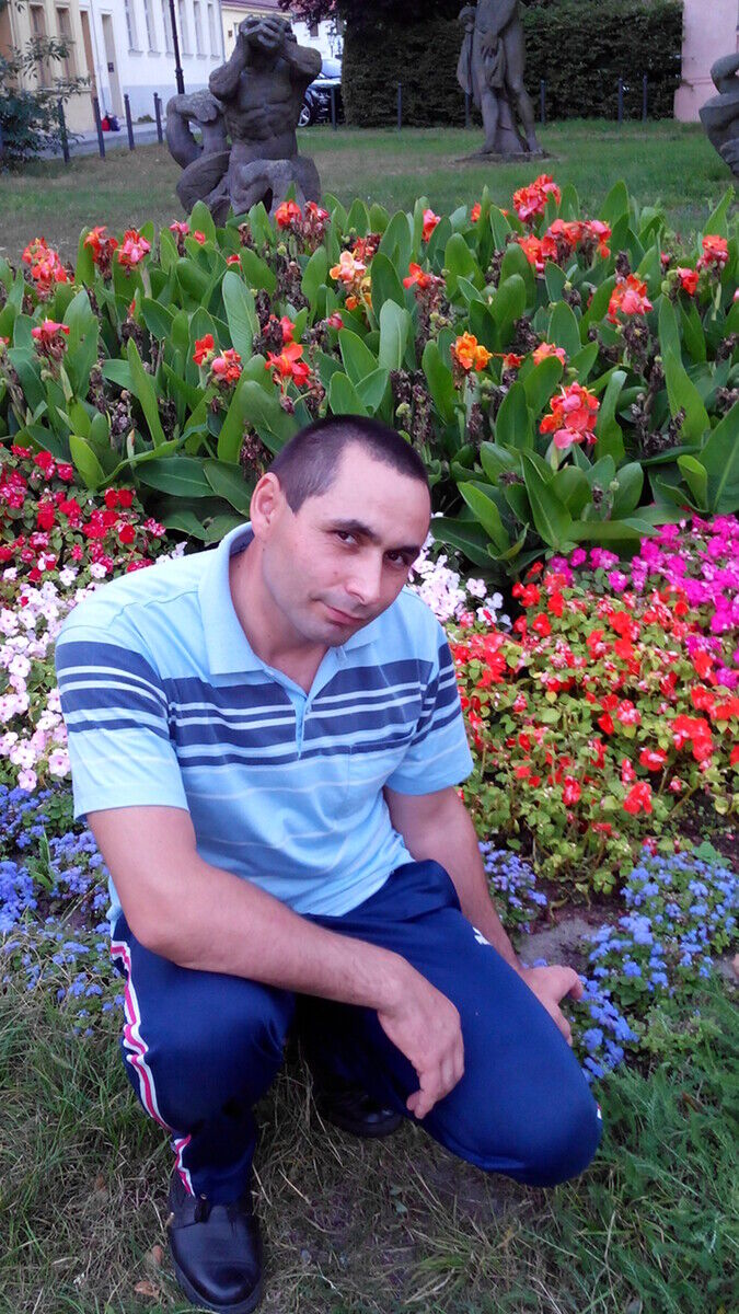  ,   Sergiu, 46 ,   ,   , c 