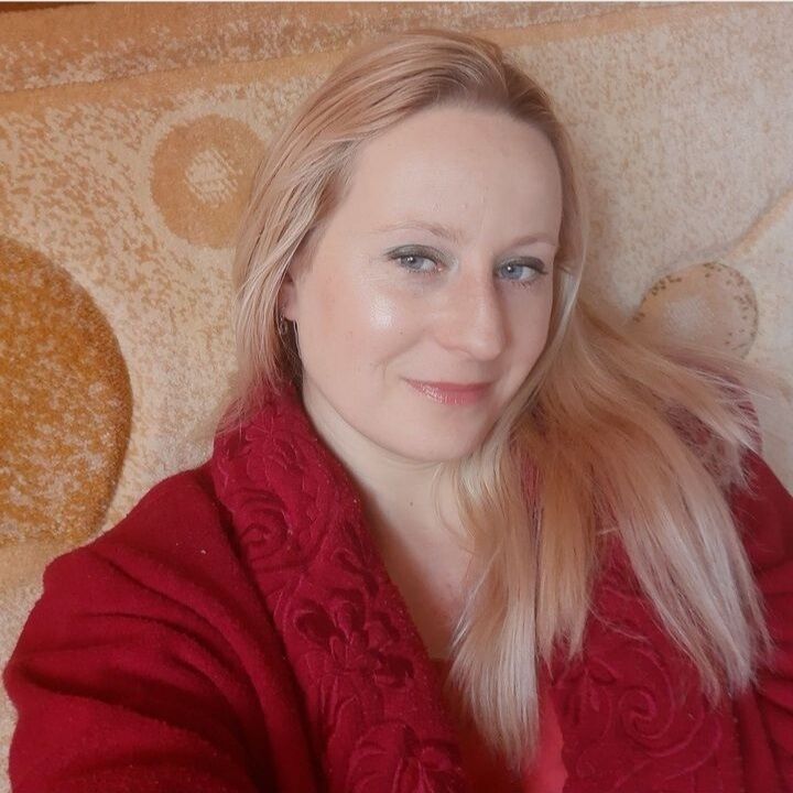  33020846  Lena, 32 ,    