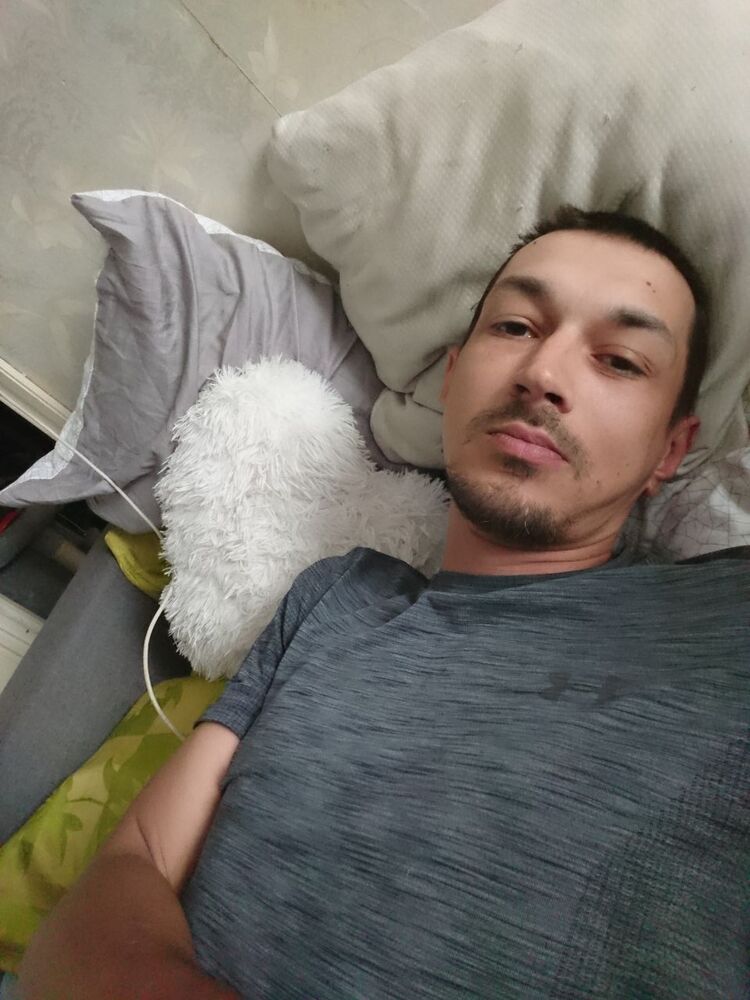  52905646  John, 41 ,    