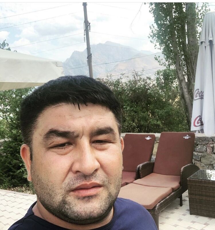  21508806  Malik, 42 ,    