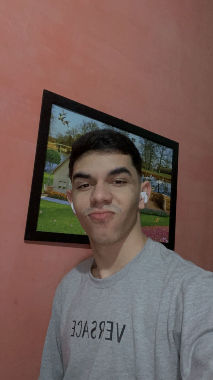  47564656  Frank, 20 ,    