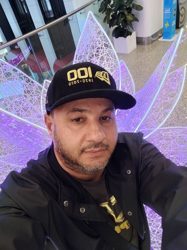  48551586  Isaev, 52 ,    