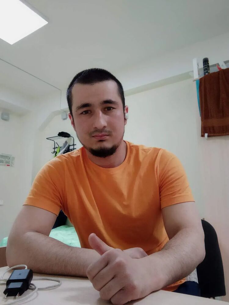   ,   Yahyobek, 32 ,   ,   