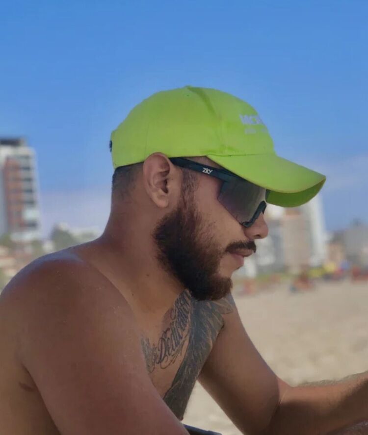  ,   Cris, 28 ,   ,   