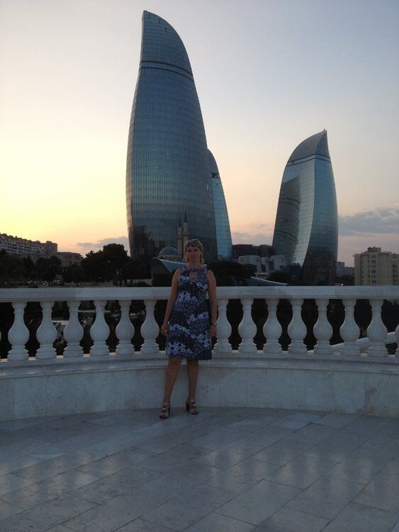  ,   Elena, 45 ,   c 