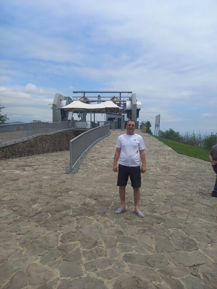  30451706  Artur, 37 ,    