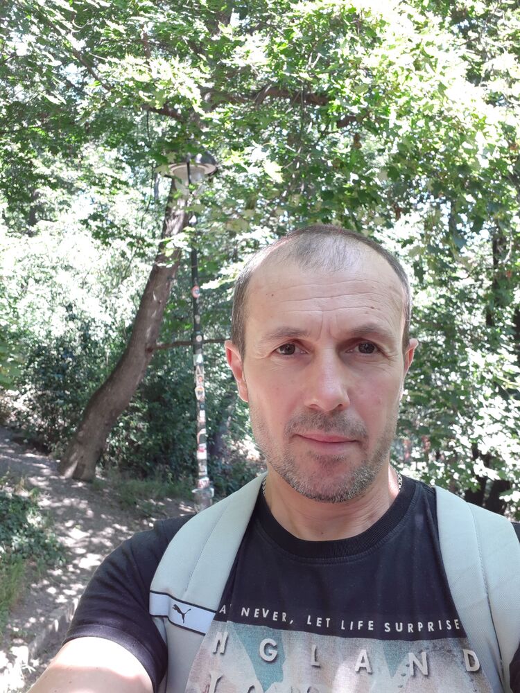  45876426  Dima, 44 ,    Praha