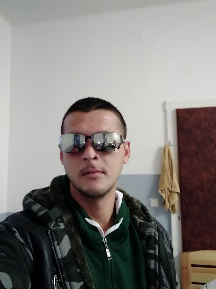  18079426  Andrusalu, 32 ,    Chomutov