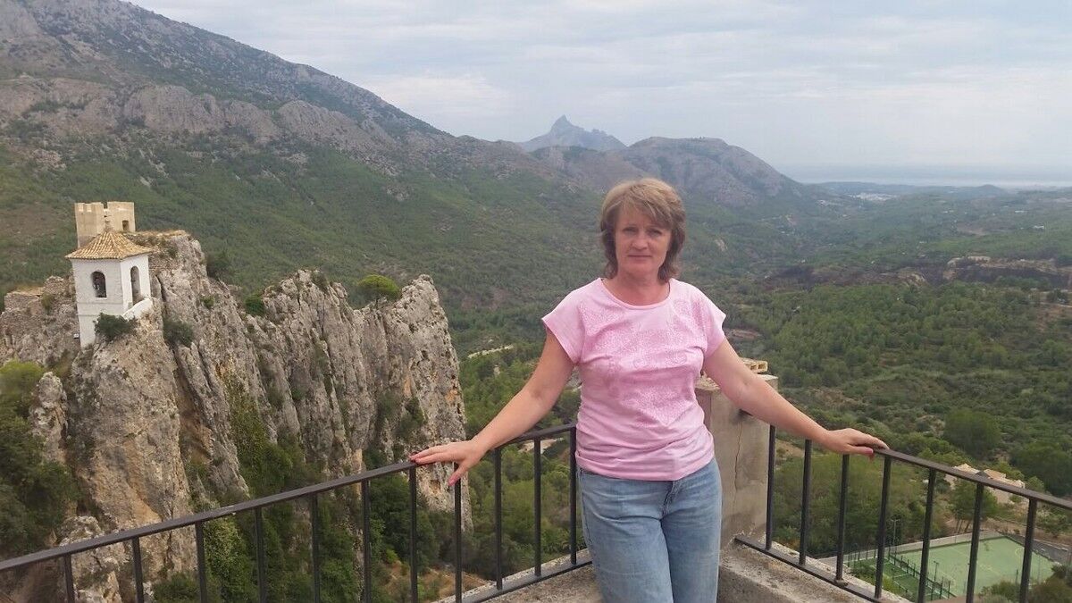  10420326  Cvetlana, 54 ,    