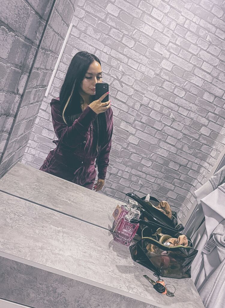  46731906  Elena, 25 ,    