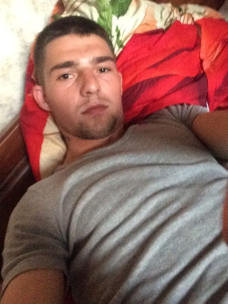  12231746  Emil, 28 ,    