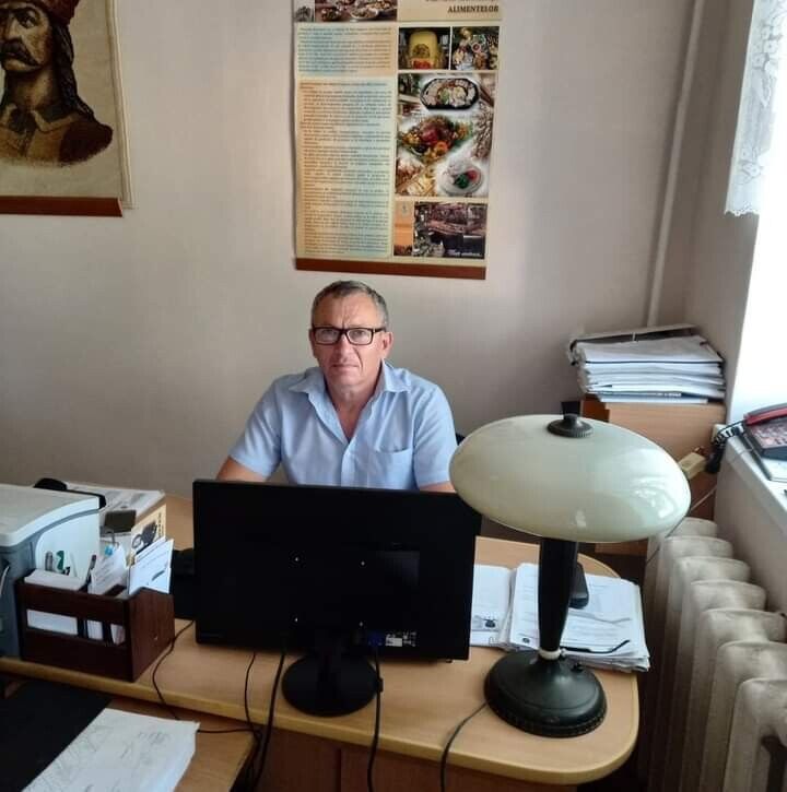  21949696  Eduard, 62 ,    