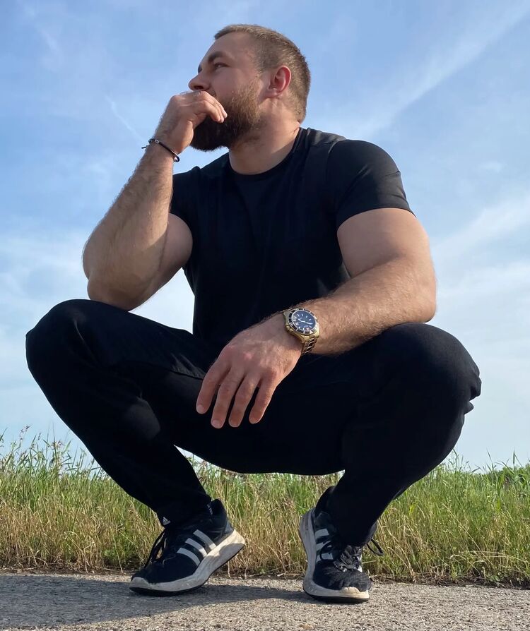  44773946  , 40 ,    