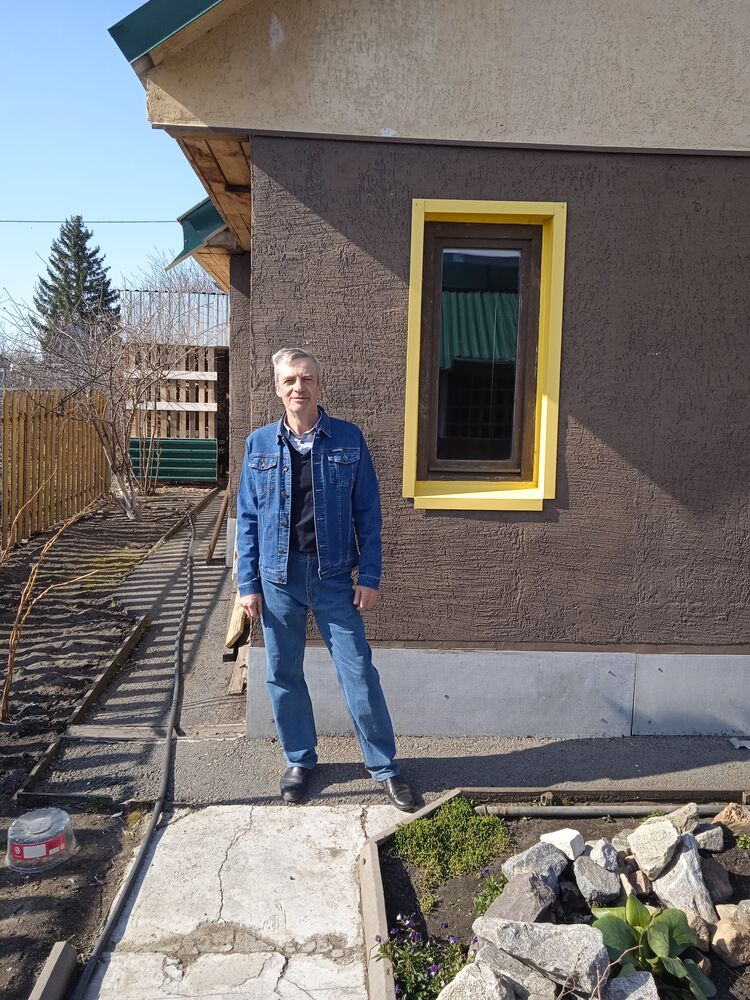  ,   Vadim, 63 ,     