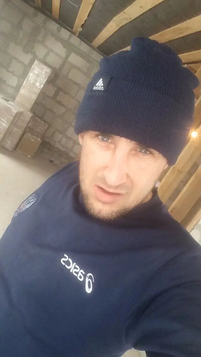  42497866  , 37 ,    