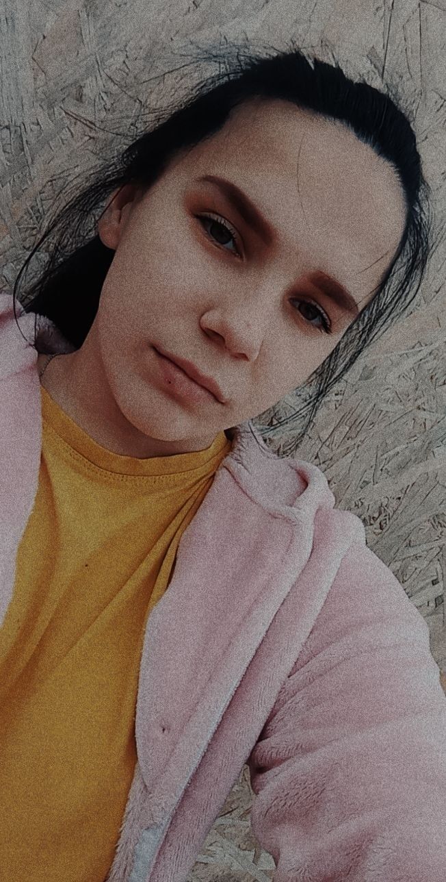  ,   Anna, 21 ,   ,   