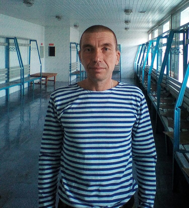  10448846  Aleksandr, 48 ,    