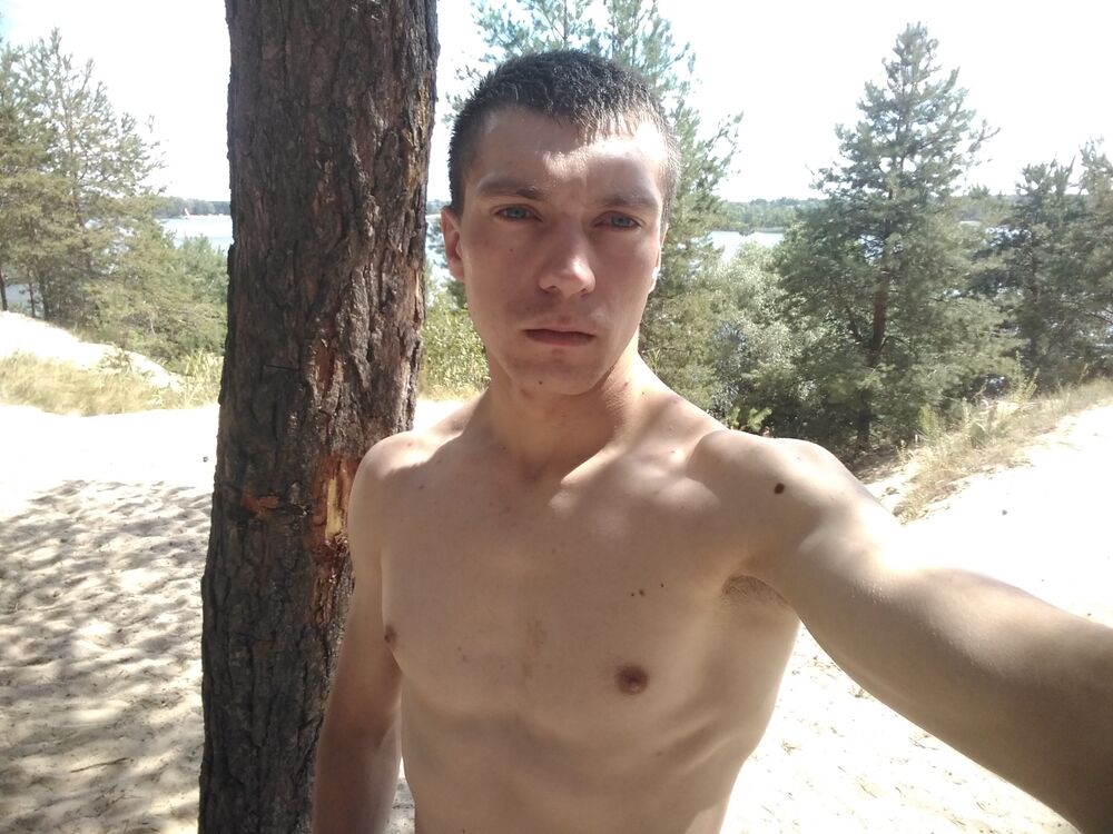  24369456  Ivan, 27 ,    