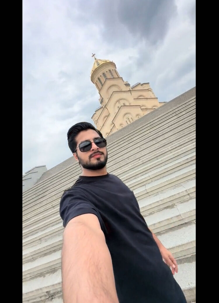  ,   Salman, 24 ,   c 