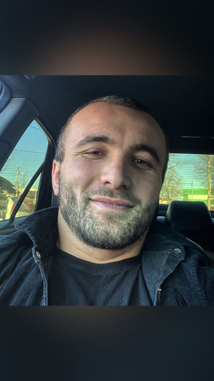  41025846   , 33 ,    