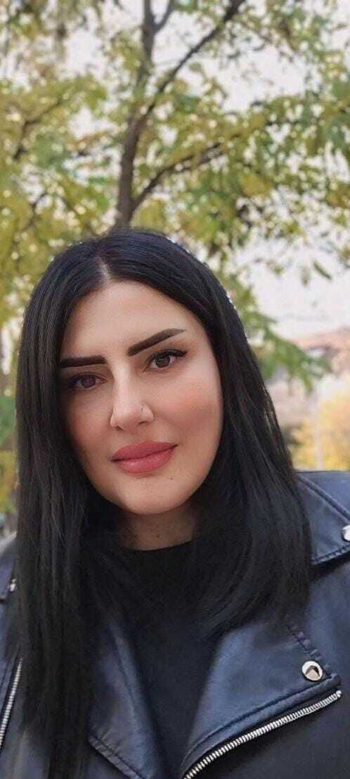  ,   Lili, 47 ,   ,   