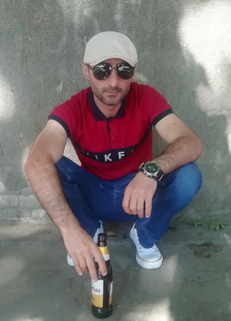  16833096  Giorgi, 42 ,    