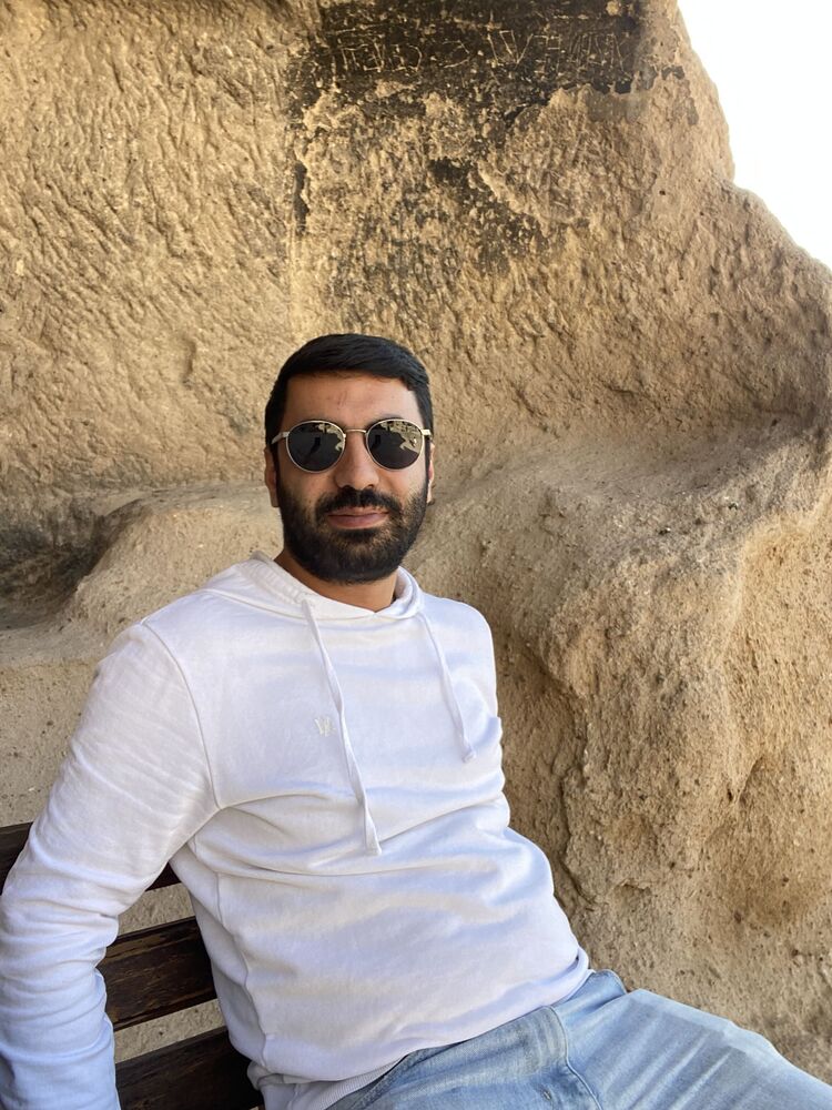  41564316  Adil, 29 ,    