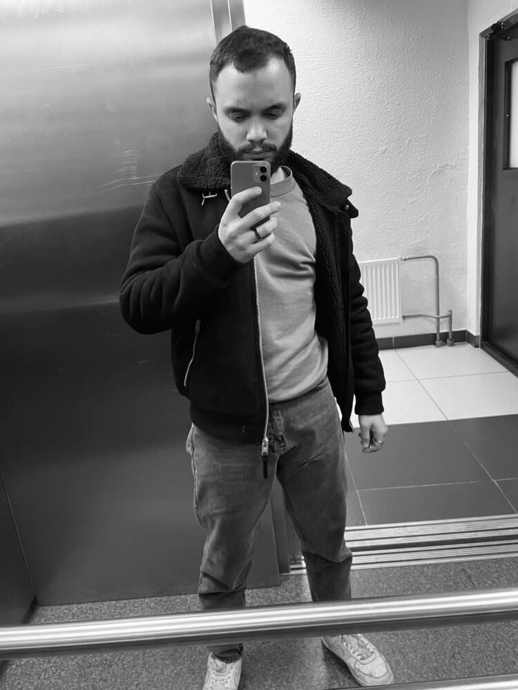  31351836  , 22 ,    -