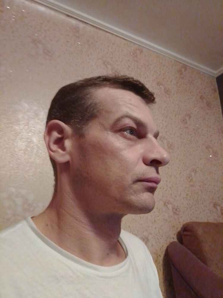  18630176  Leonid, 49 ,    