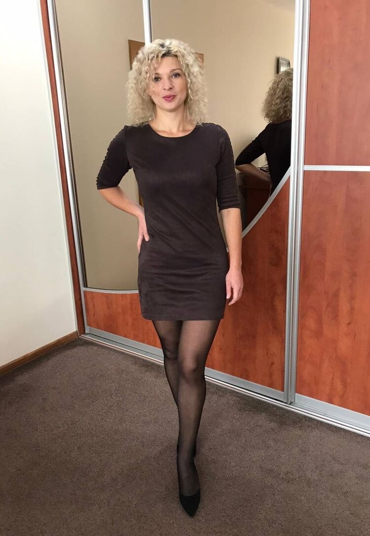  ,   Yuliya, 37 ,  