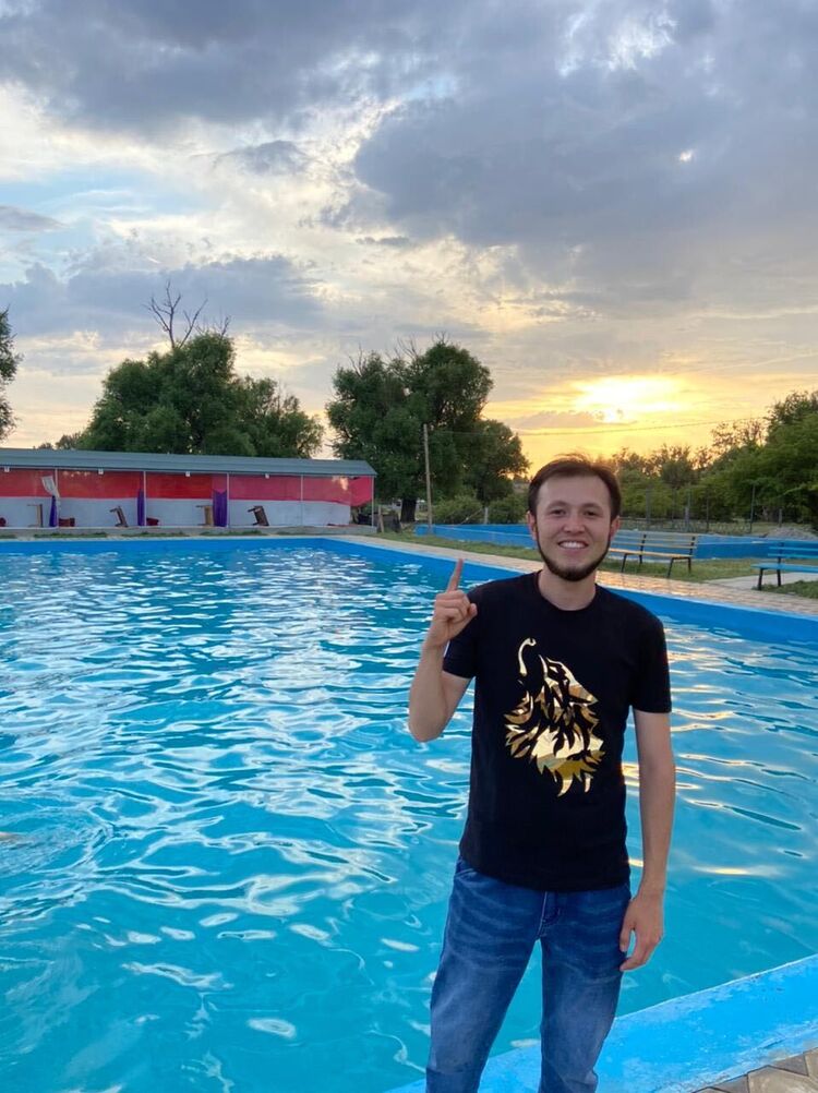  31038896  Tolesh, 26 ,    