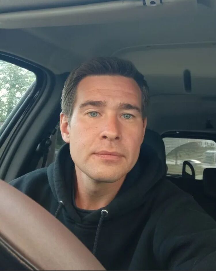  37886276  Timur, 37 ,    