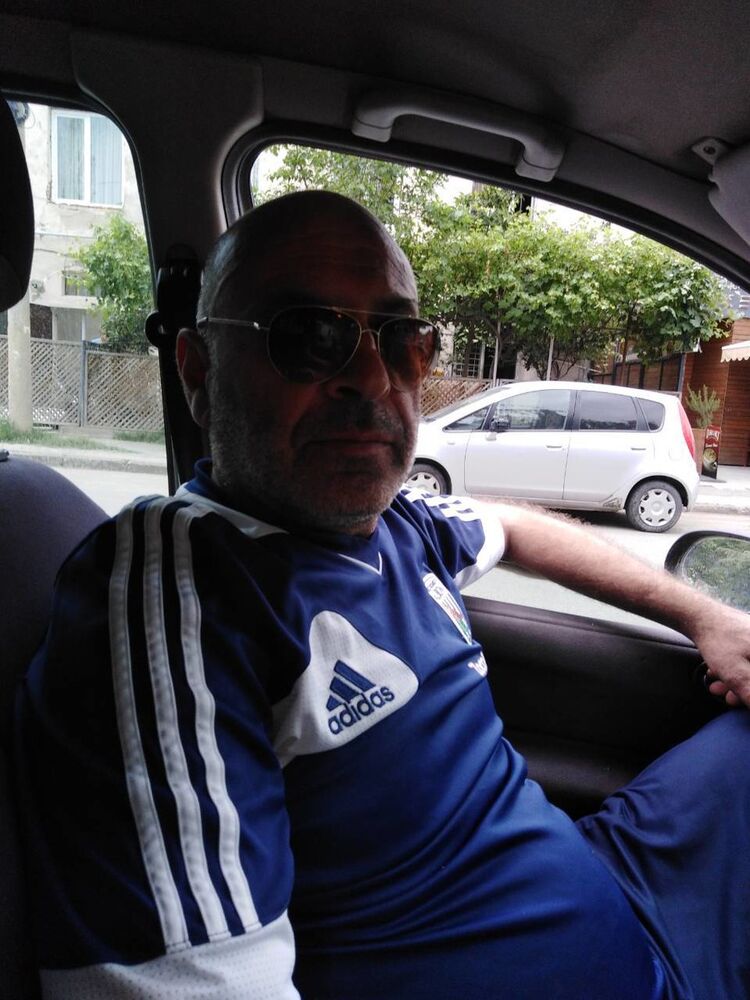  19487946  Bacho, 58 ,    