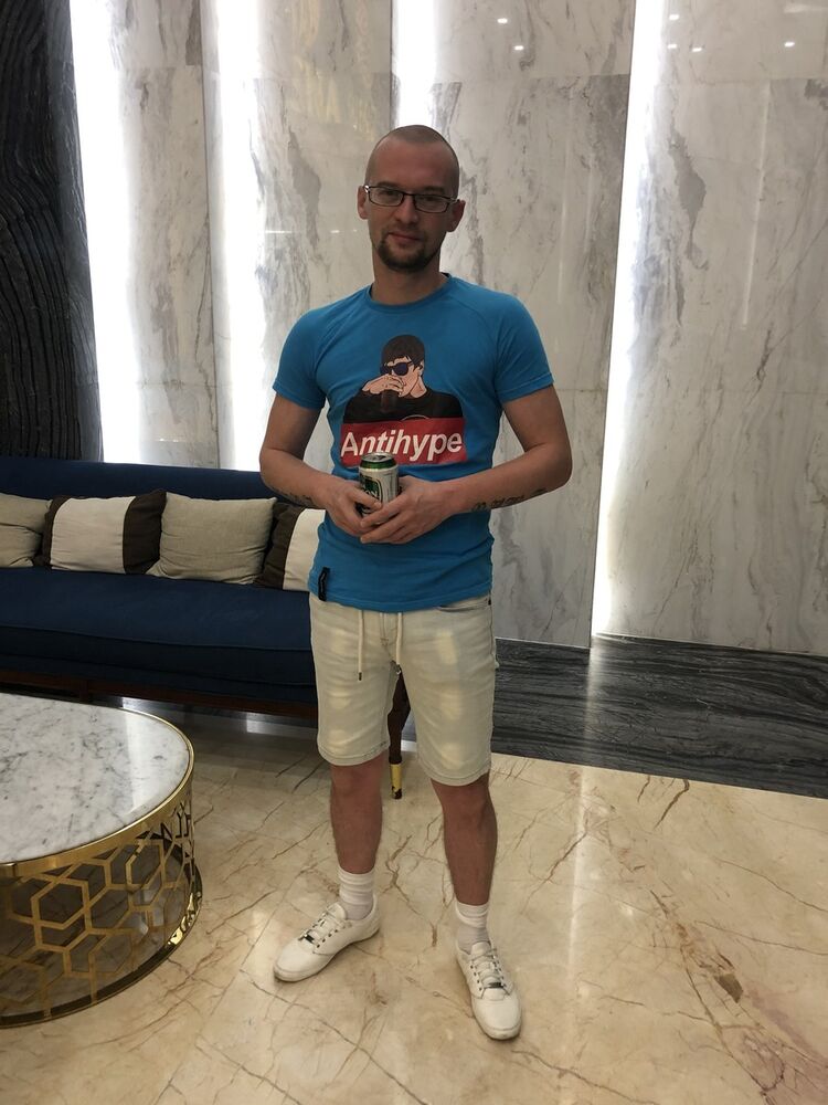  19034386  , 44 ,    