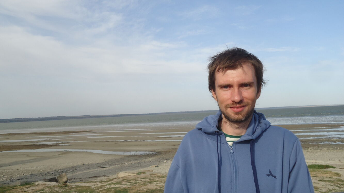  48532926  , 41 ,    --