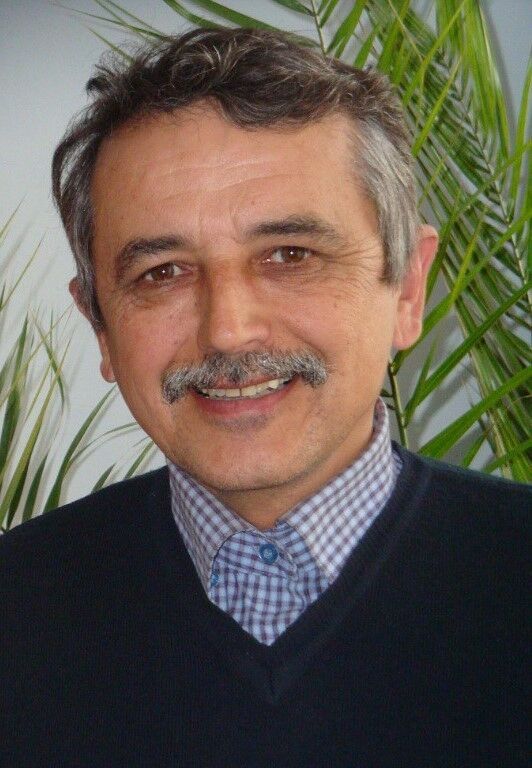  12708636  Vlad, 60 ,    