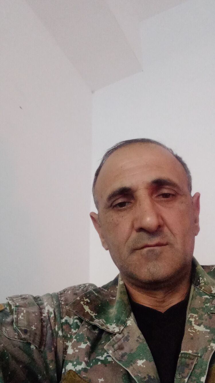  ,   Arkadi, 46 ,   ,   