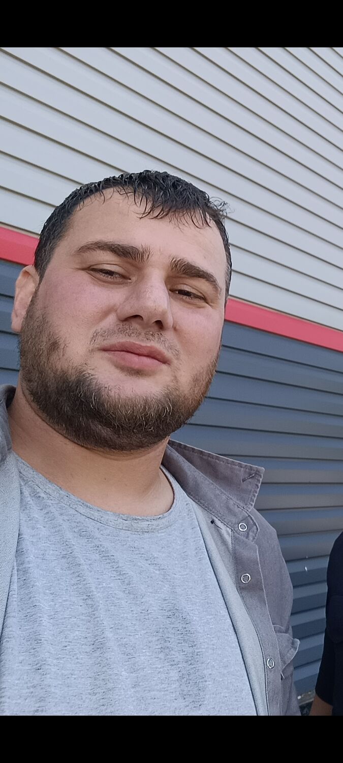  40378216  Mansur, 33 ,    -