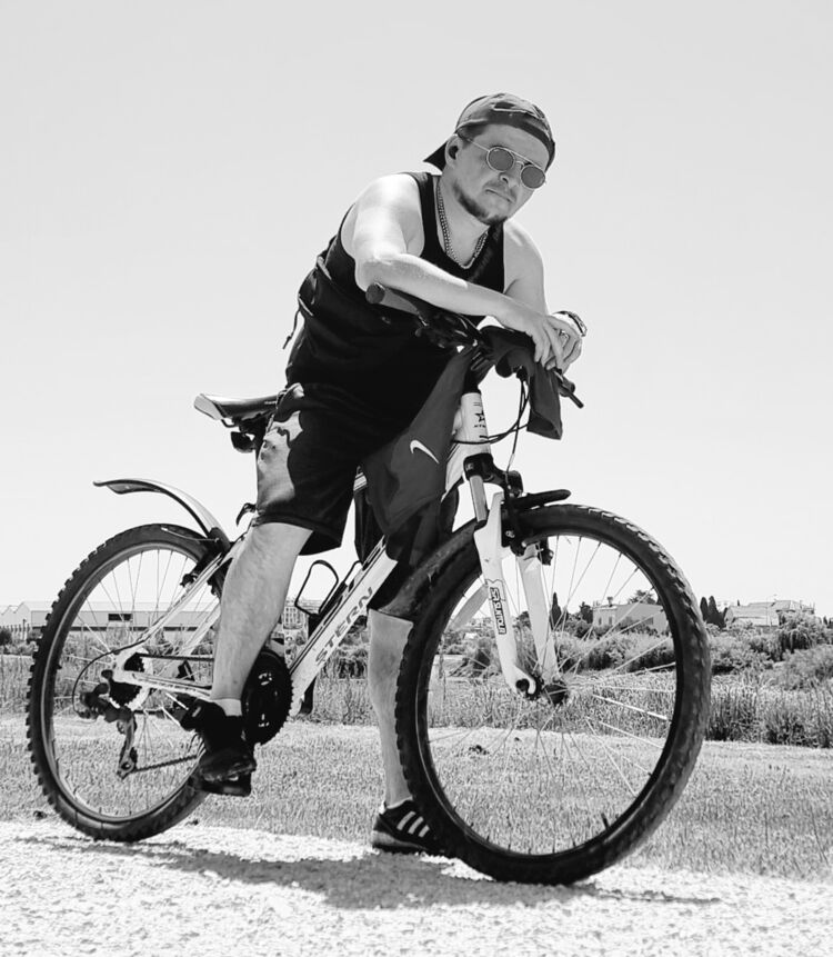  27200446  Alan, 35 ,    