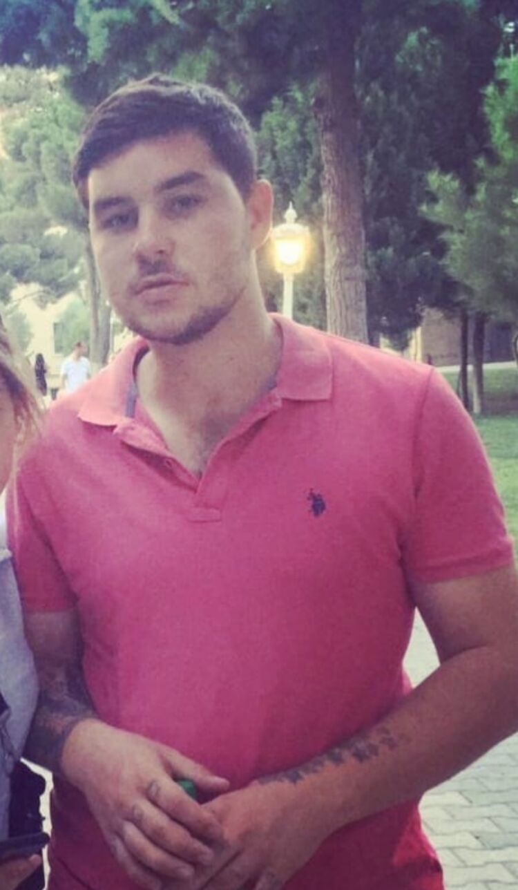  49999136  Zaur, 26 ,    