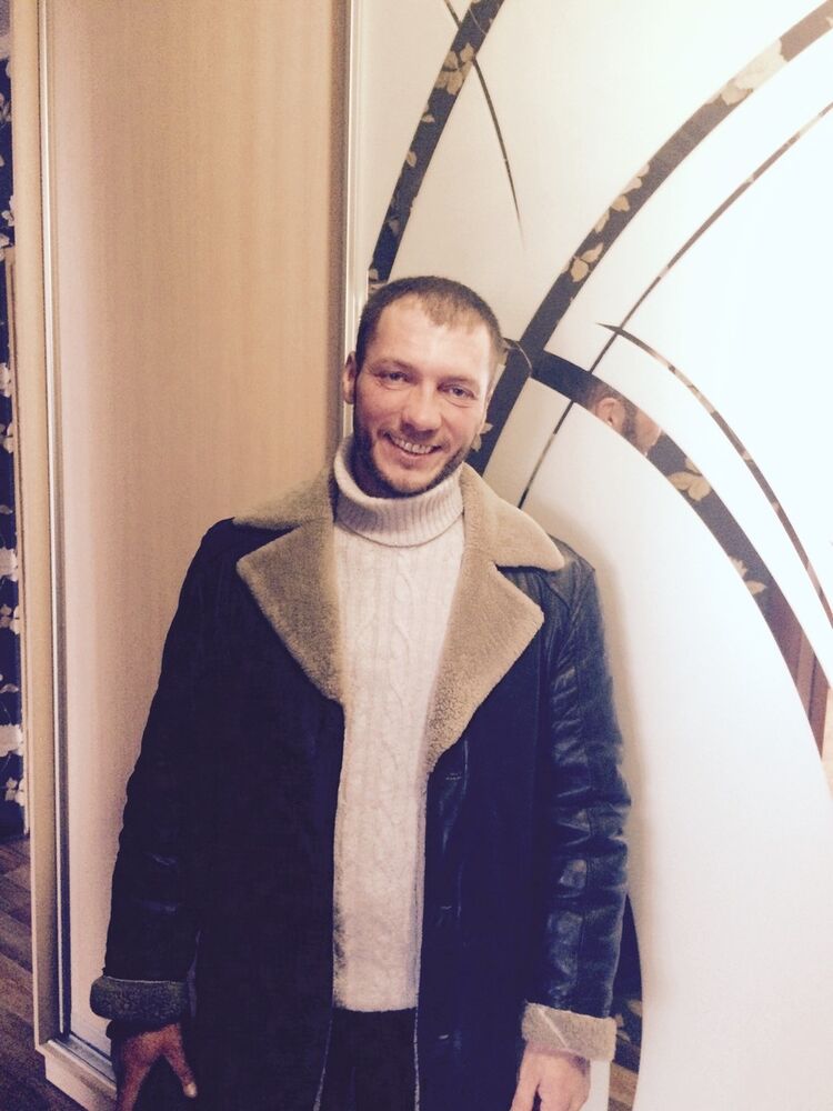  8873926  Aleks, 44 ,    