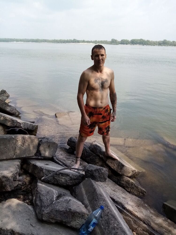  27964036  Vitini, 42 ,    