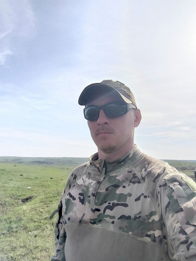  ,   Denis, 34 ,   ,   , c 