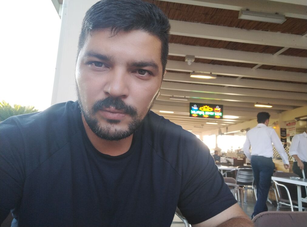  28399576  Teymur, 41 ,    