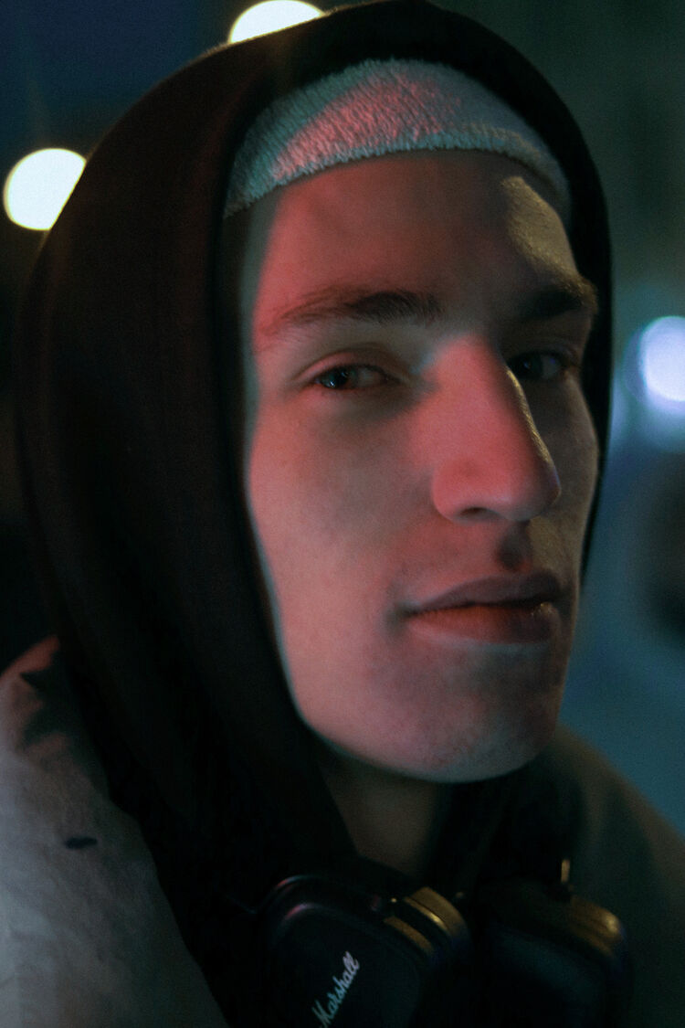  -,   Nahyiopg, 24 ,   ,   