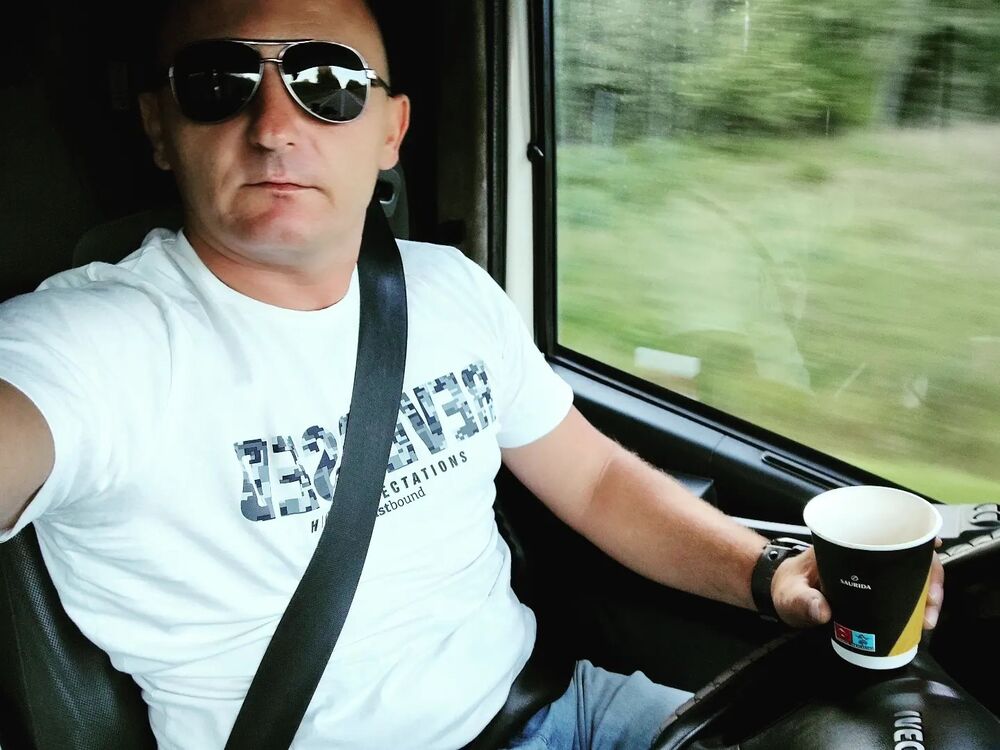  42065736  Ljubomir, 38 ,    Backa Topola