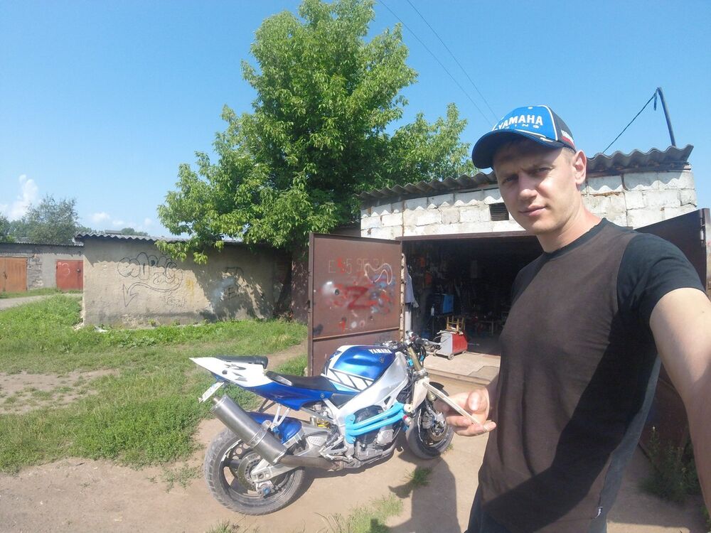  ,   Artur, 38 ,   ,   , c 