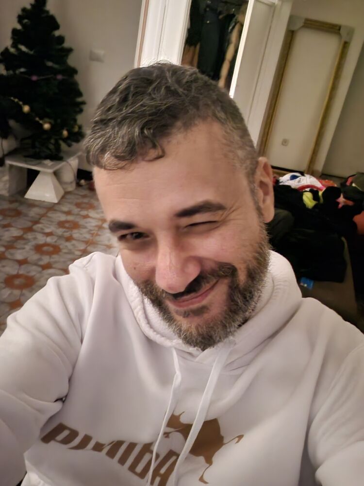  Tivoli,   Armando, 45 ,   ,   