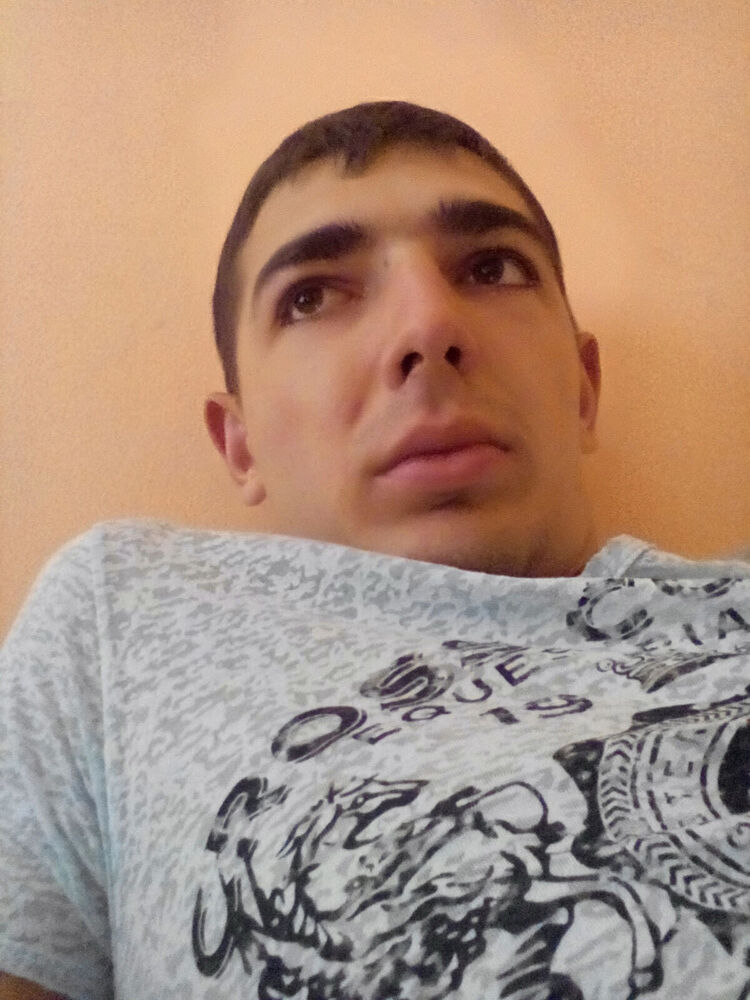  ,   Dimon, 32 ,   