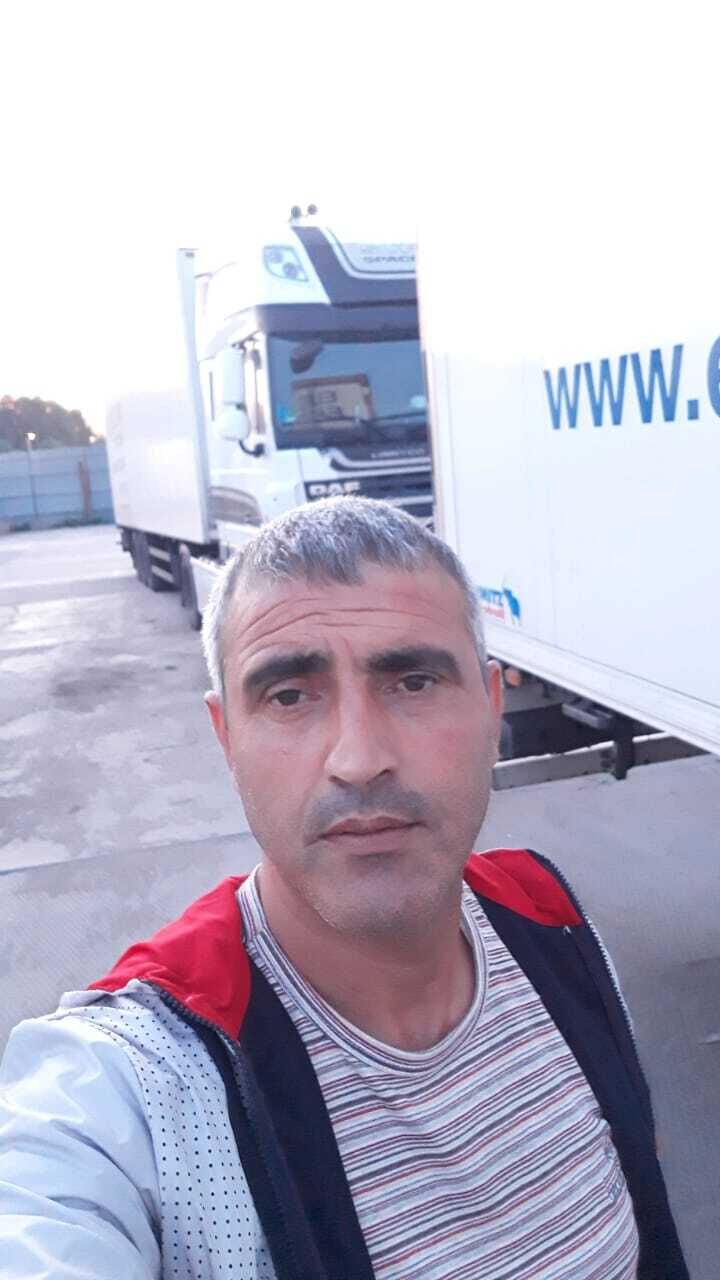  43134236  Faik, 47 ,    
